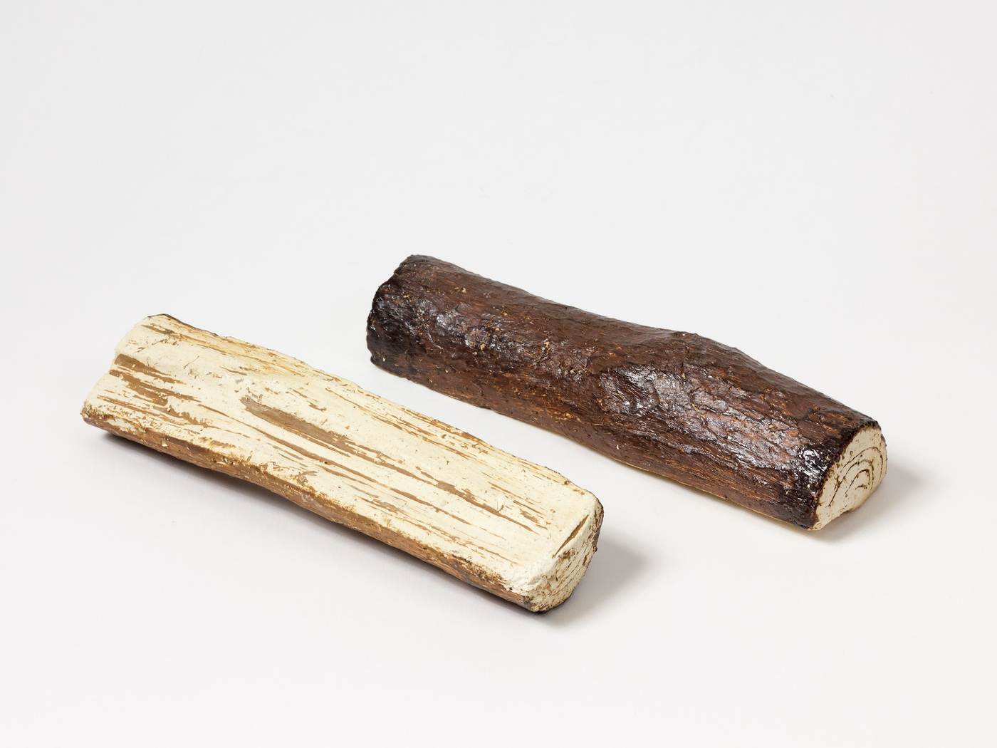 цвет коричневый, очки полено или? ??. одно полено. дрова сосновые купить. сосновое полено плывет по реке. сосновое полено плывет по реке.