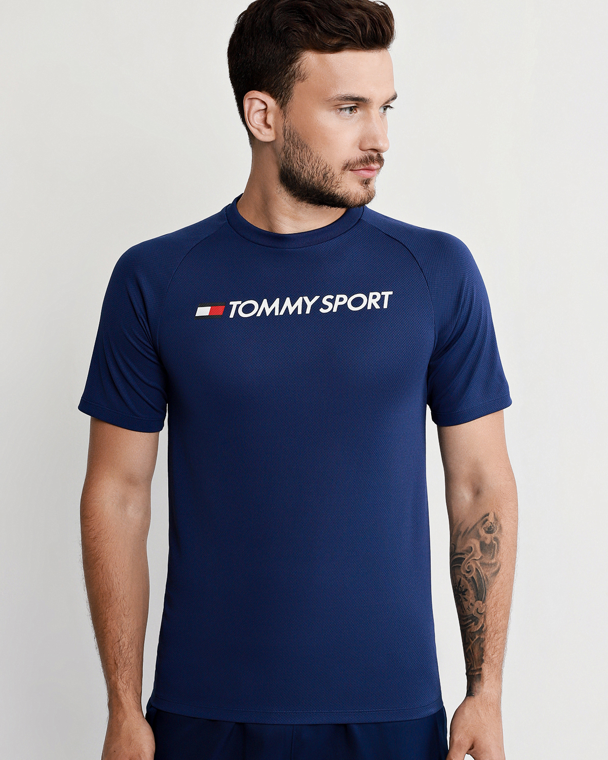 Томми спорт что за бренд. Tommy sport о бренде. Tommy sport футболка. Tommy sport. Tommy sport футболка.