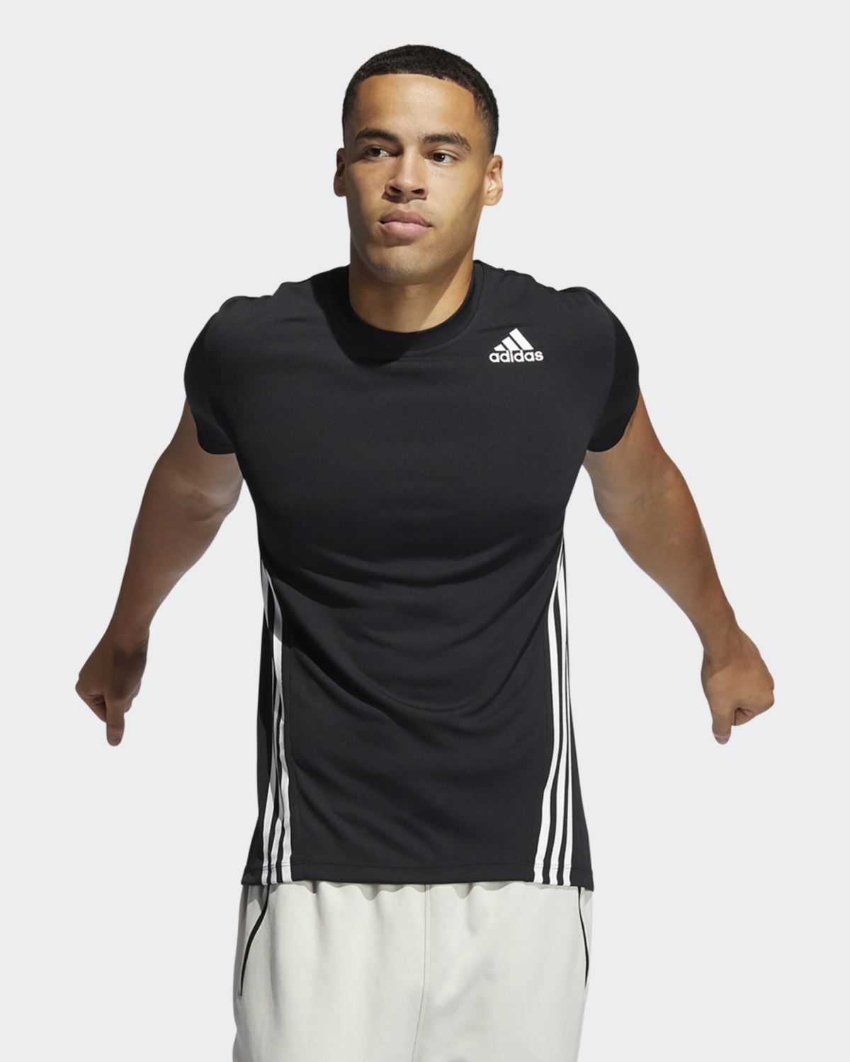 Характеристики Футболка adidas Aero 3S Tee, подробное описание товара.  Интернет-магазин OZON