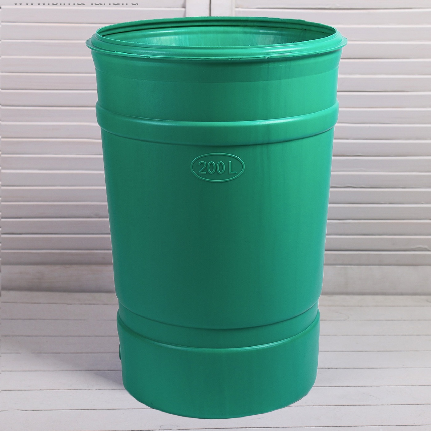 Бочка - бак пласт. Бак_бочка м1625. Бочка-бак квадратный с крышкой 250л /альтернатива/ (м1626). Бочка бак. Бочка бак.