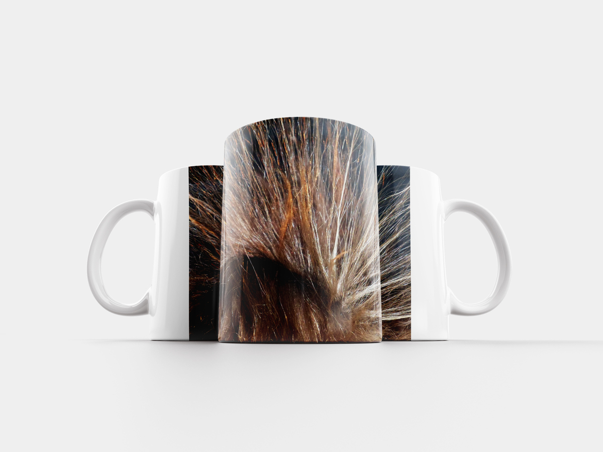 кружка с экг. волосы на подушке. кружки волосы. в кружке волос. в кружке волос.