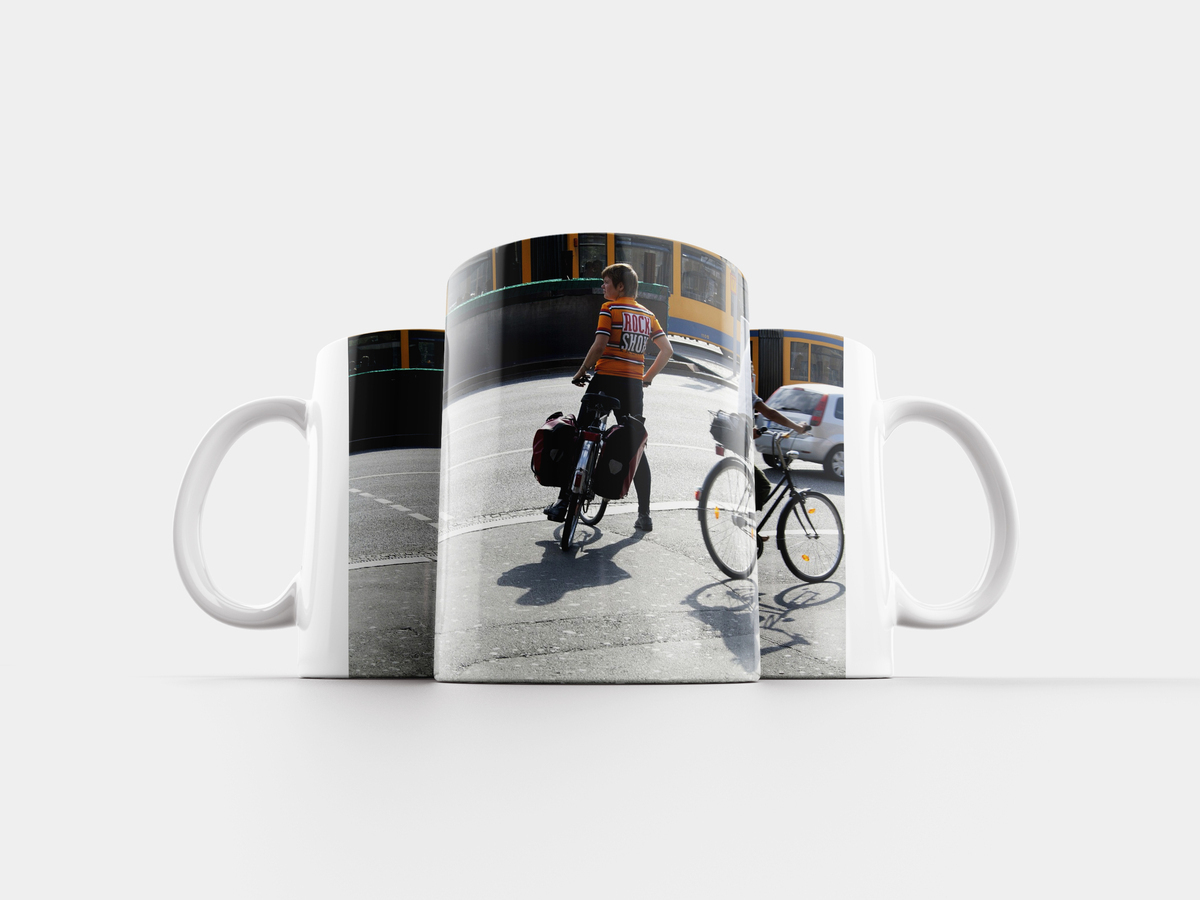 Кружки для движений. Кружка движение первых. Кружка движение первых. Люди в движениях в кружках. Кружка движение первых.