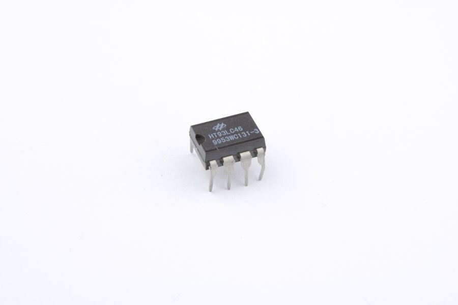 Большая микросхема. Гун-93 микросхема. Микросхема 93lc46b1. (Микросхема) 93аа46. Микросхема lt 169.