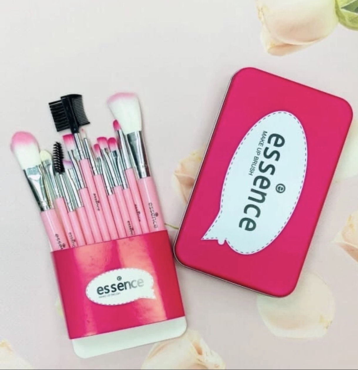 Подарочный набор кистей для макияжа Essence Merry Sweet Wishes Brush Set