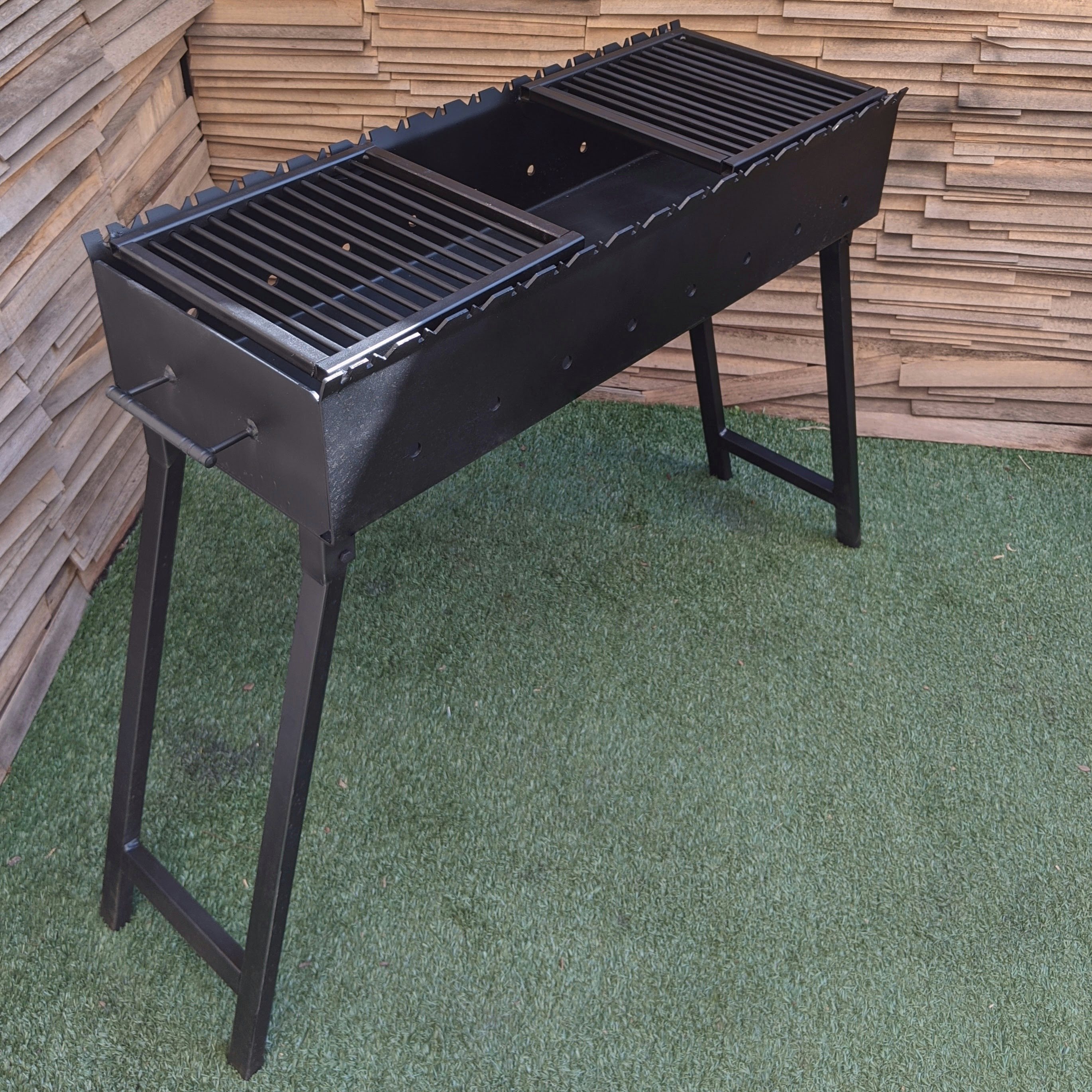 Пикник шашлык на природе. Коптильня 0. Берег мангал. Коптильня термостойкая покраска фото. Коптильня походная.