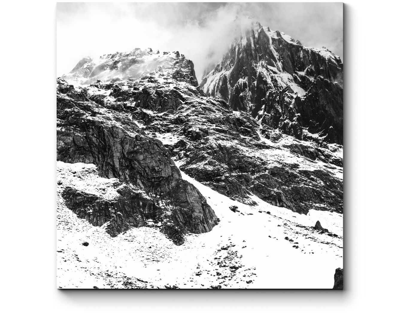 неприступные горы как пишется