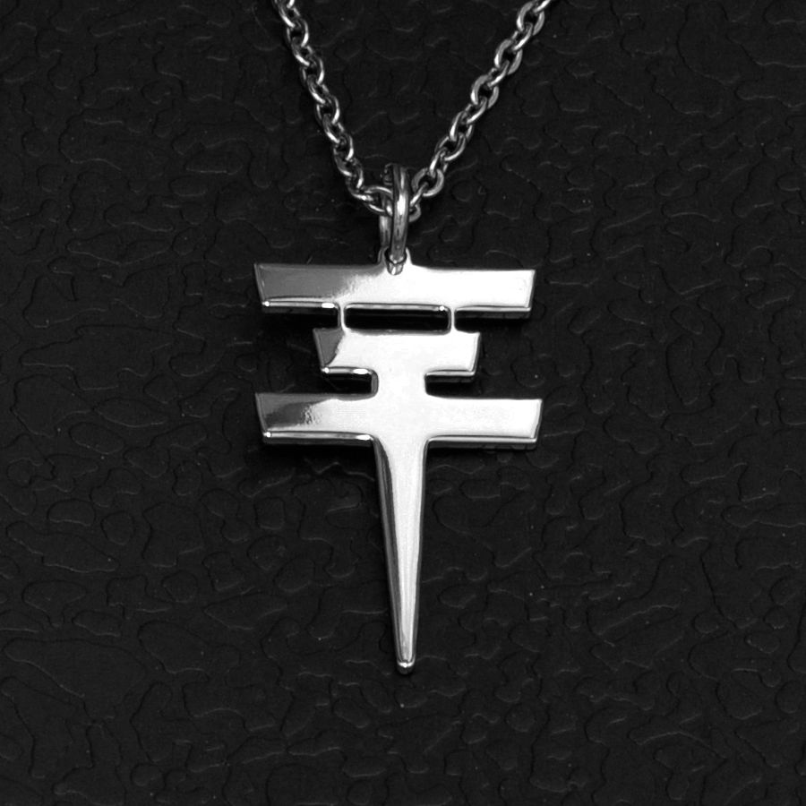 Кулон Tokio Hotel...