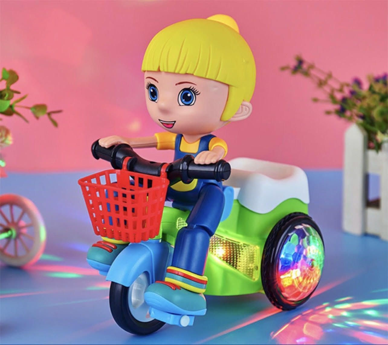 Интерактивный велосипед. Игрушка мальчик на велосипеде музыкальная Stunt Tricycle снять мальчика.