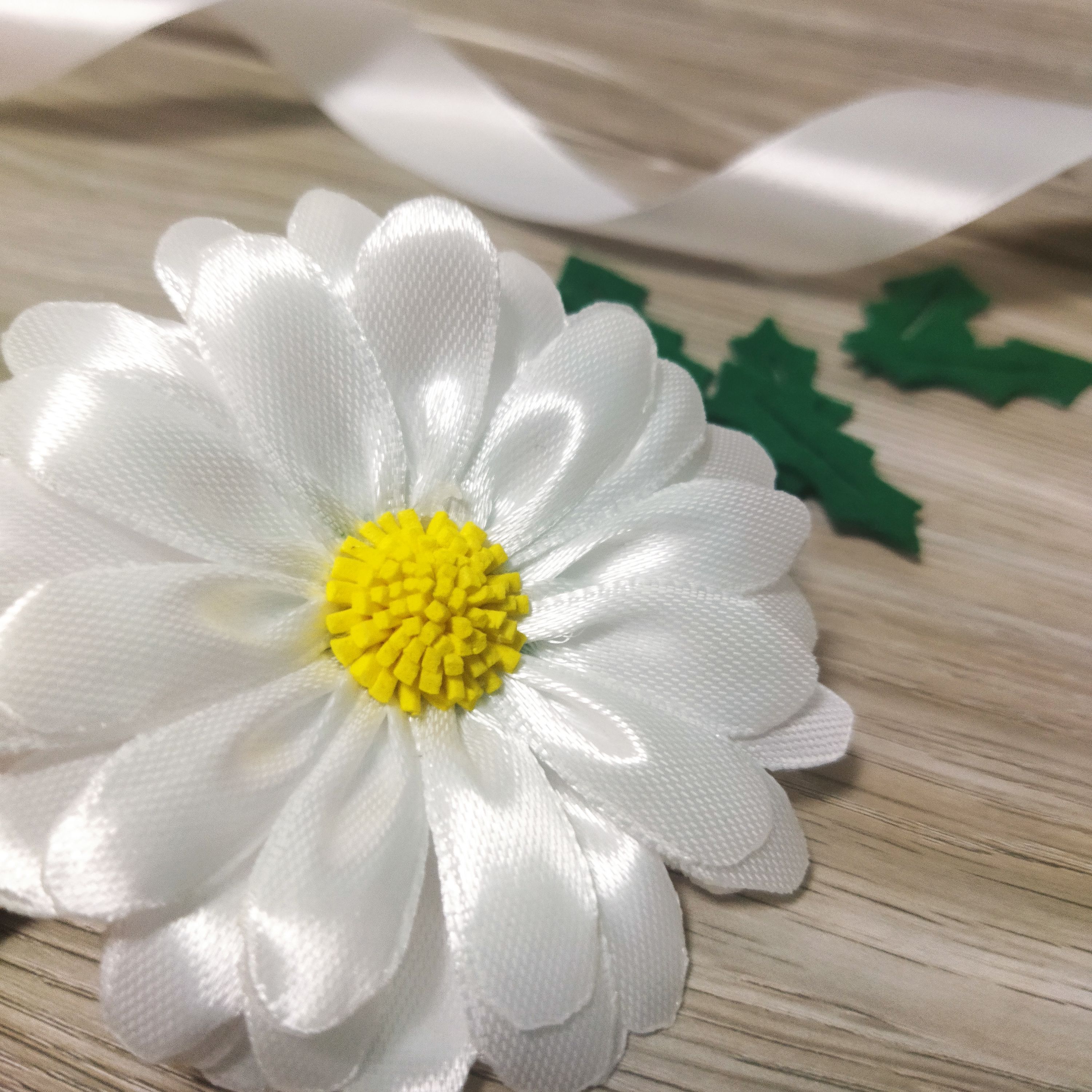 Ромашка из фоамирана своими руками