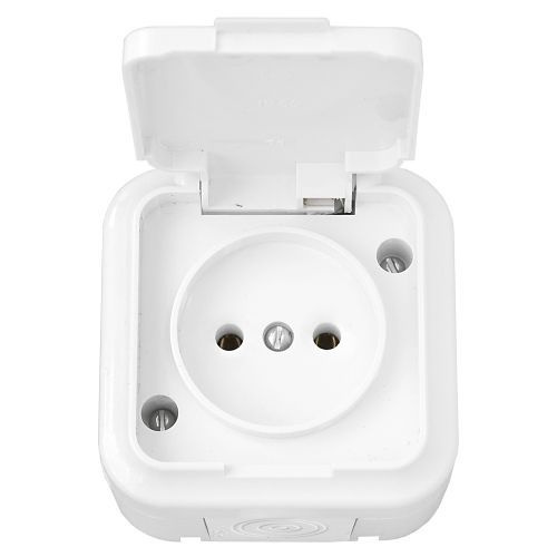 Розетка штепсельная брызгозащищенная открытой установки BYLECTRICA РА16 ...