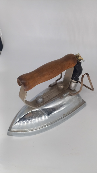 Винтажный советский электрический утюг, СССР купить на OZON по низкой ...