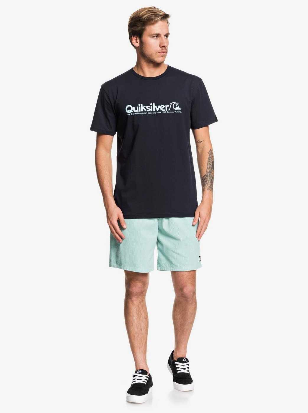 Серые женские платья quiksilver. Футболка Quiksilver since 1969. Quicksilver футболки с серфингом.