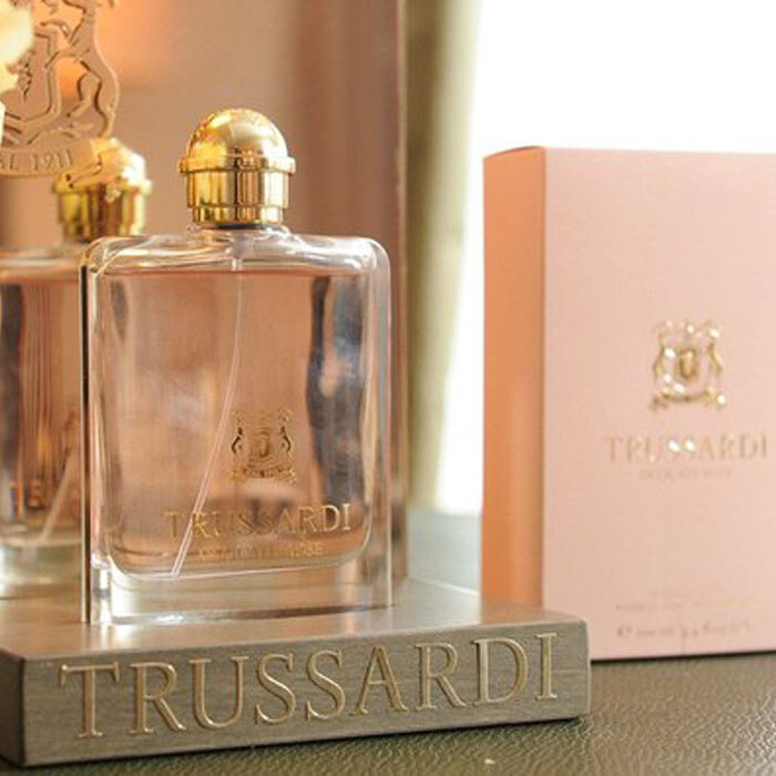 Trussardi delicate rose фото