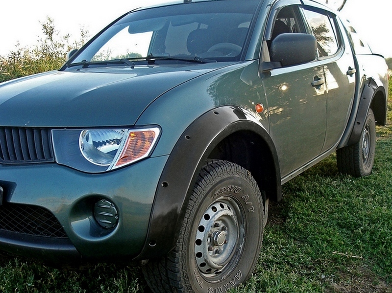 MitsubishiL2002010Расширителиколесныхарок(4шт)RML005302