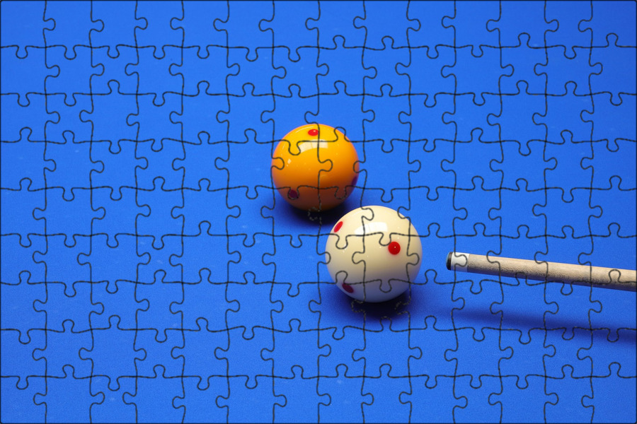 Шары вид спорта. Бильярдный шар. Желтый бильярдный шар. Желтый шар в бильярде. Бильярдный шар на веревке.