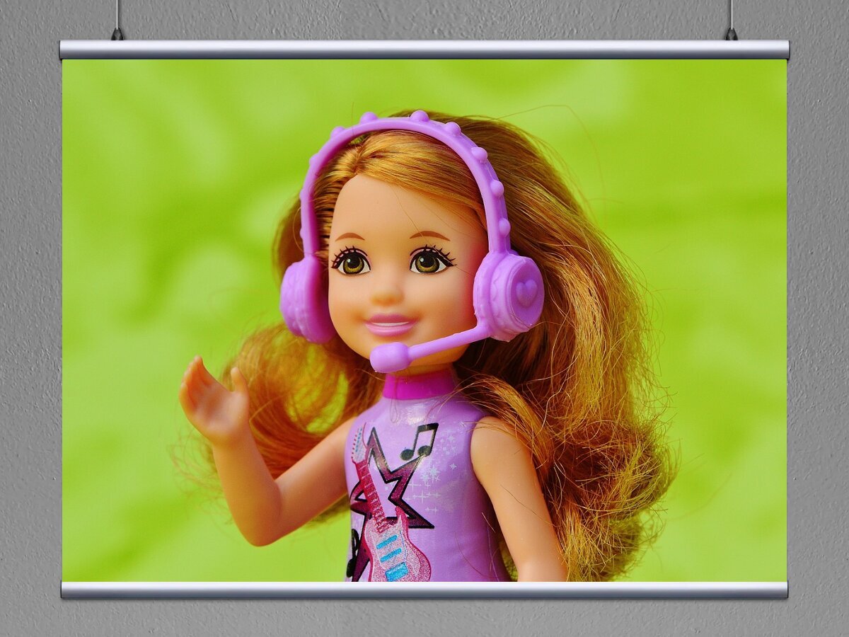 Музыкальные игрушки для девочек. Игрушки для девочек Барби. Какая самая популярная игрушка для девочек. Кукла типа Барби с музыкальным плеером. Музыка куклы детские