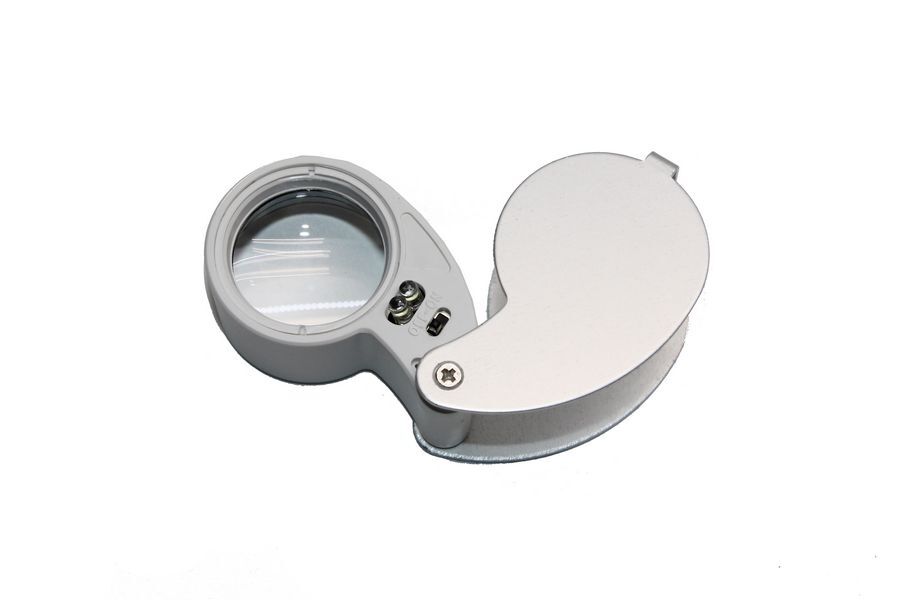 Линза на штативе с подсветкой. Лупа для камеры. Лупа magnifier 80мм gold 995613. Лупа через камеру. Лупа реалистичная.