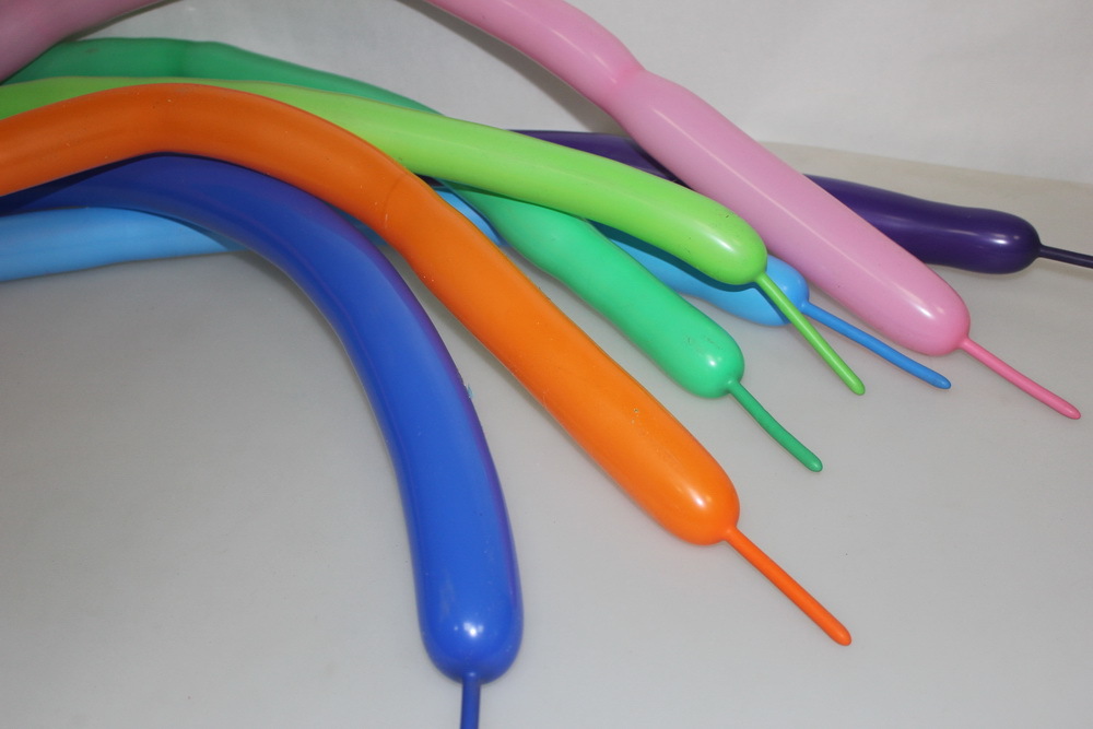 воздушные шары длинные. шары длинные надувные. длинный надувной шарик. видео длинный шарик. шары для моделирования.