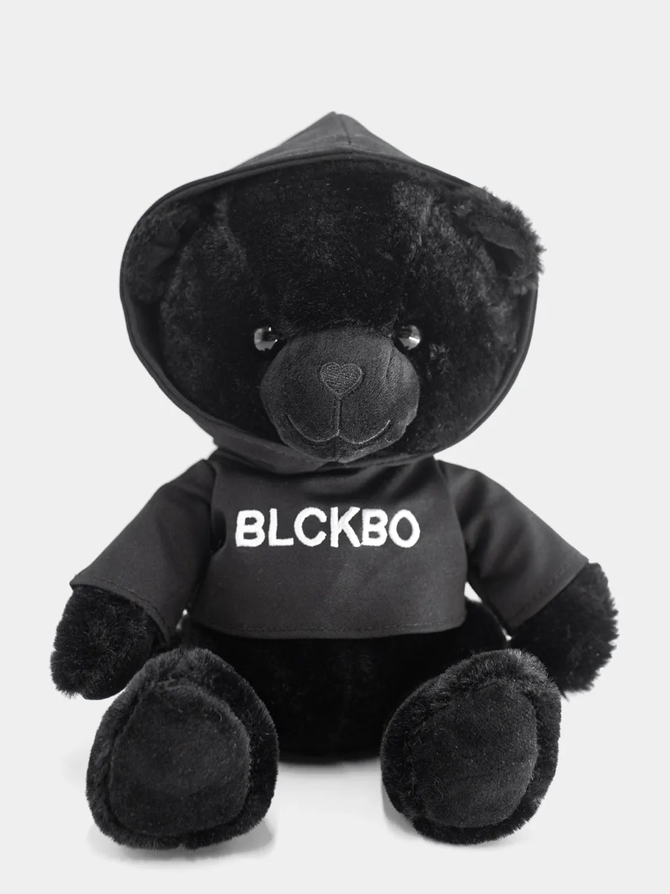 Черно плюшевая. Черный мишка игрушка Blckbo. Blckbo плюшевый черный медведь. Мягкая игрушка черный медведь БЛЭКБО. Blckbo плюшевый черный.