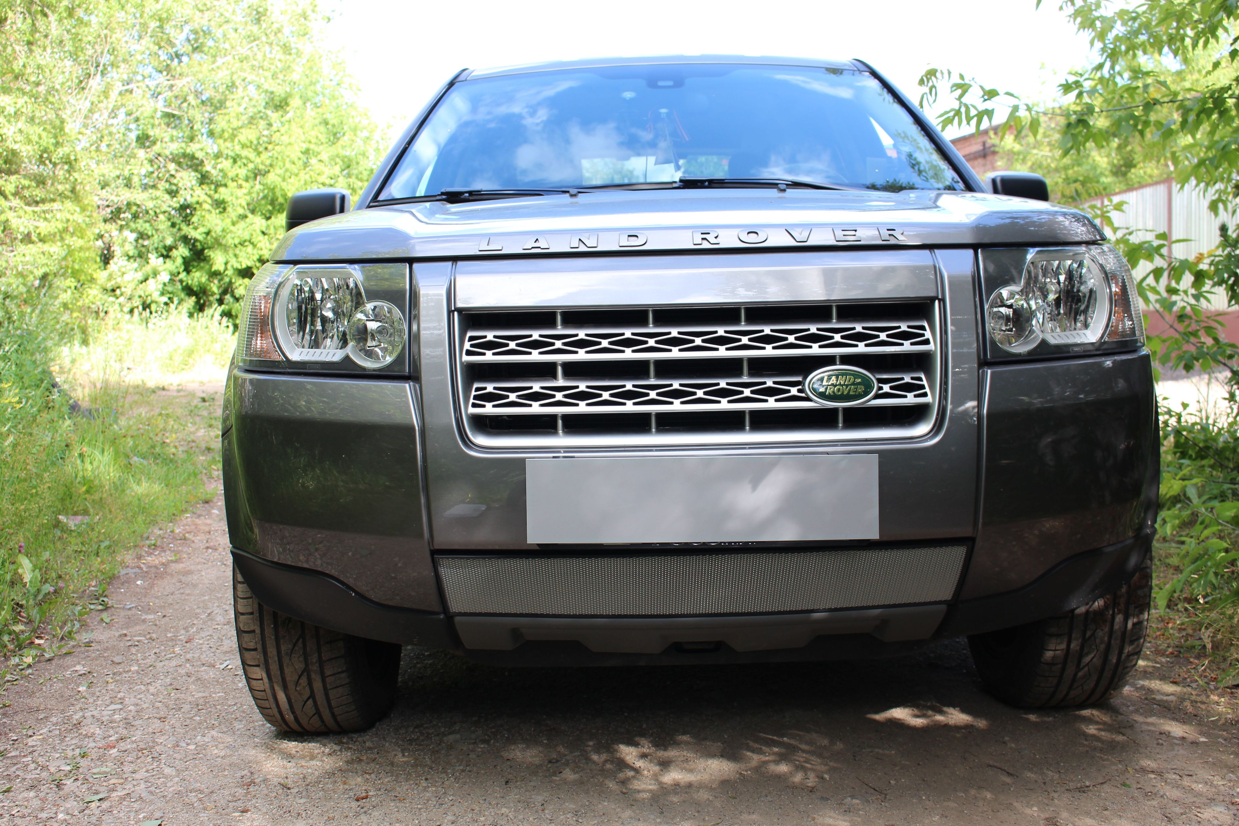 Защита радиатора хром Land Rover Freelander (2006-2010) / съемная защитная сетка Ленд Ровер Фрилендер