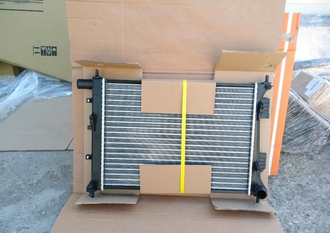 Радиатор охлаждения хендай солярис 1. Радиатор системы охлаждения hyundai solaris. Радиатор охлаждения хендай солярис. Радиатор luzar lrc 081l4. Радиатор на hyundai solaris 1.