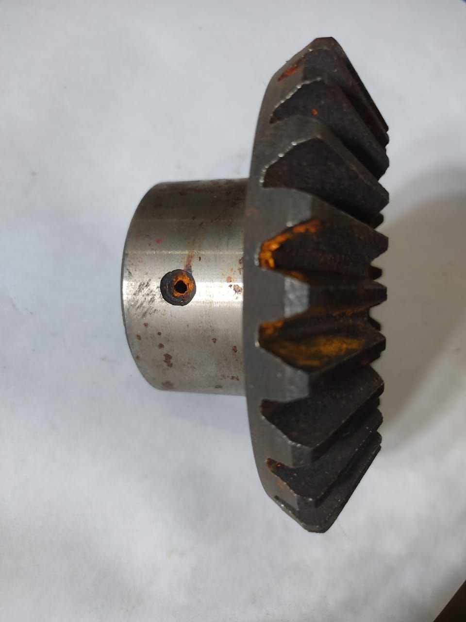 Блокировка дифференциала заднего т40. Дифференциал заднего моста т-25. 282 блокировки. 25 дифференциал. 25 дифференциал.