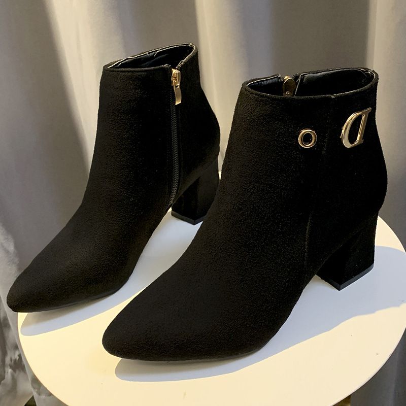 Резиновые сапоги в луже. Ботинки анимация. Сапоги гиф. Сапог мультяшный. Сапоги.