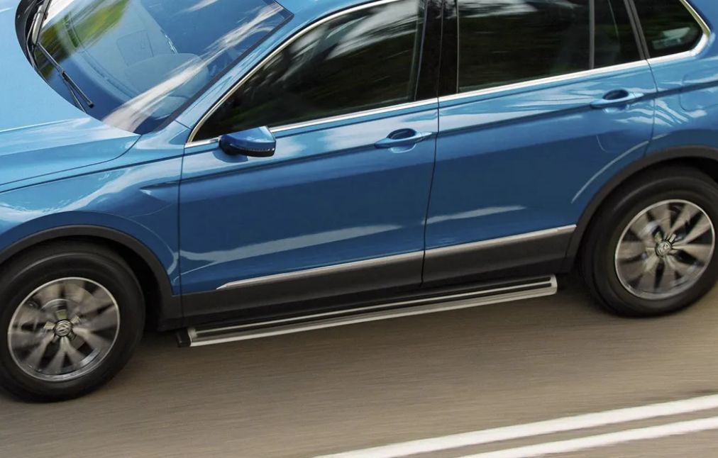 Порог тигуан 1. Пороги для Фольксваген Тигуан 2020. Volkswagen Touareg 2010 пороги площадки. Туарег 2 пороги.