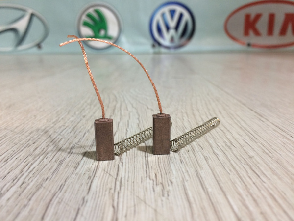 Щетки генератора valeo Hyundai Kia Renault Peugeot Солярис Рио Меган ...