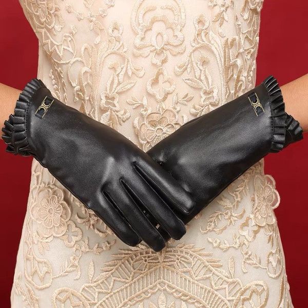 Варежки CELINE Boutique. Итальянская мода (журнал) - купить с доставкой ...
