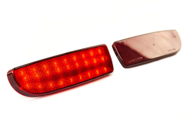 Двухрежимные (габариты и стоп-сигнал) светодиодные катафоты в задний ...