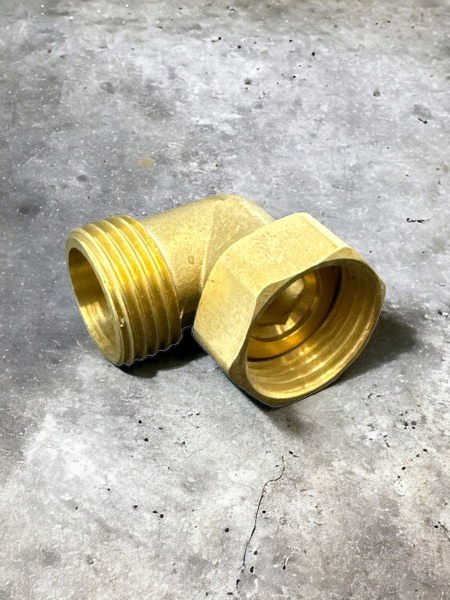 Угол 90 градусов с накидной гайкой 1/2" Гайка х 1/2" штуцер латунь для ...