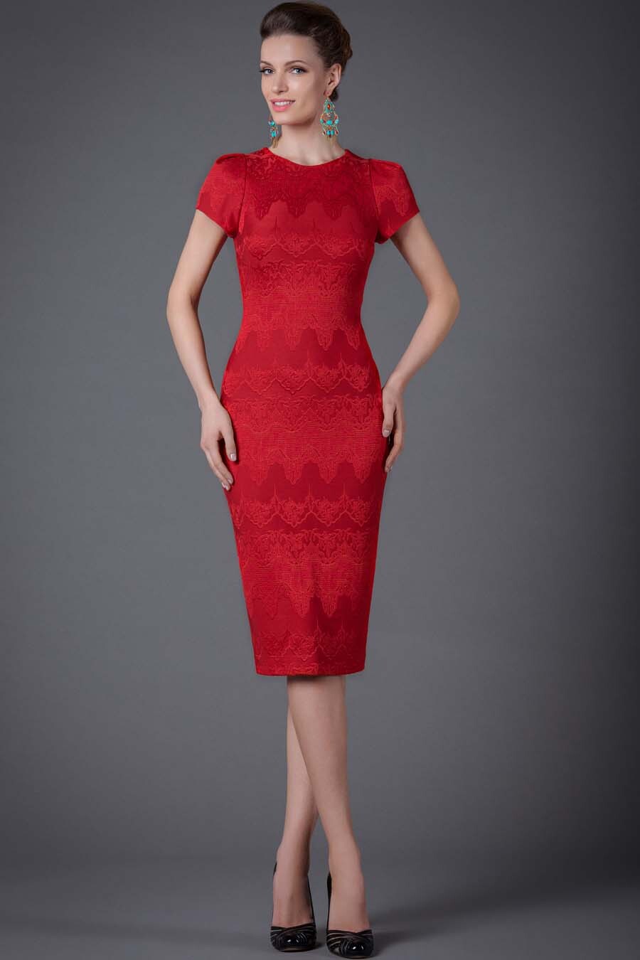 Вечернее красное платье футляр