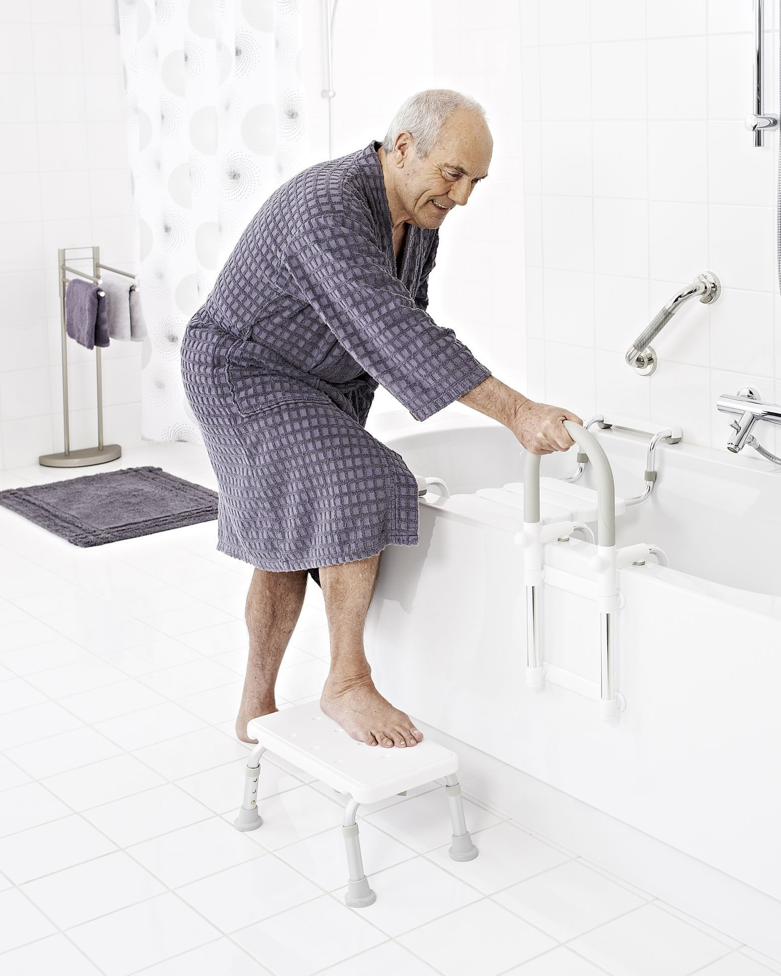 кресло поворотное для ванны для пожилых людей