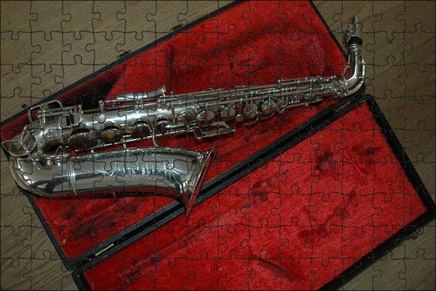 Саксофон х. Саксофон 1840. Саксофон музыкальный инструмент. Старинный саксофон. Саксофон деревянный духовой музыкальный инструмент.
