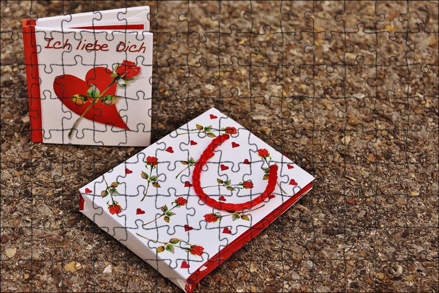 Love cards i love. Цветочное сердце книга. Книга с сердечком. Greeting Card. Приложение открытки
