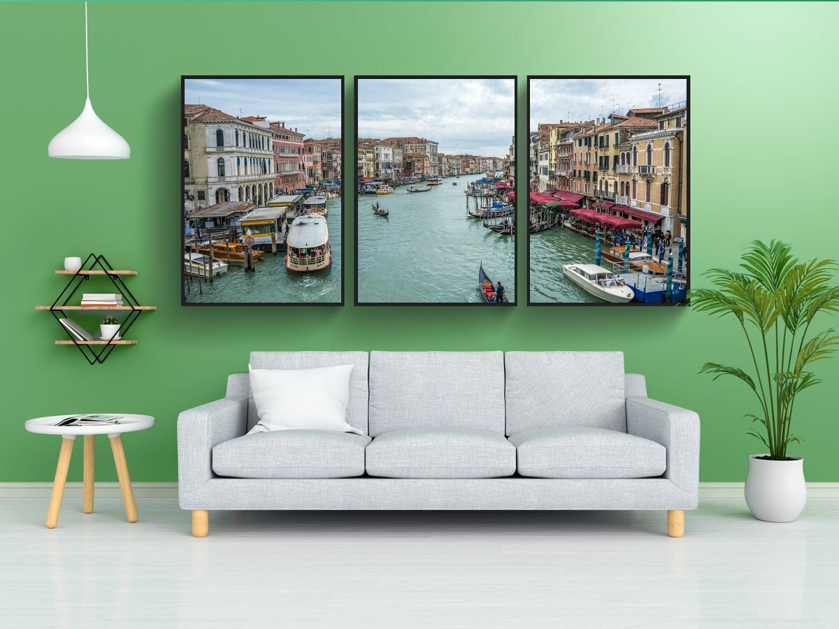 Интерьерно канал. Интерьер в красных тонах. Фьюжн стиль 2021. Баннер дизайн интерьера. Дизайнер интерьера надпись.