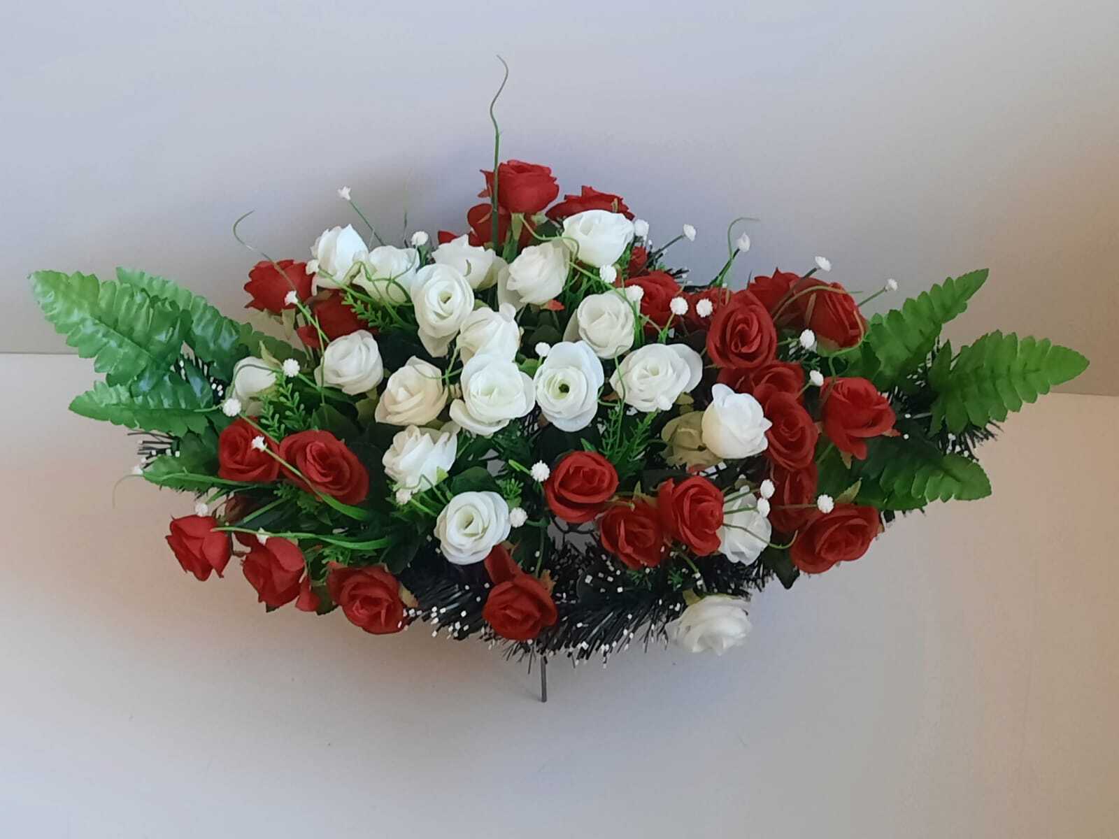 Живые Цветы На Кладбище Купить