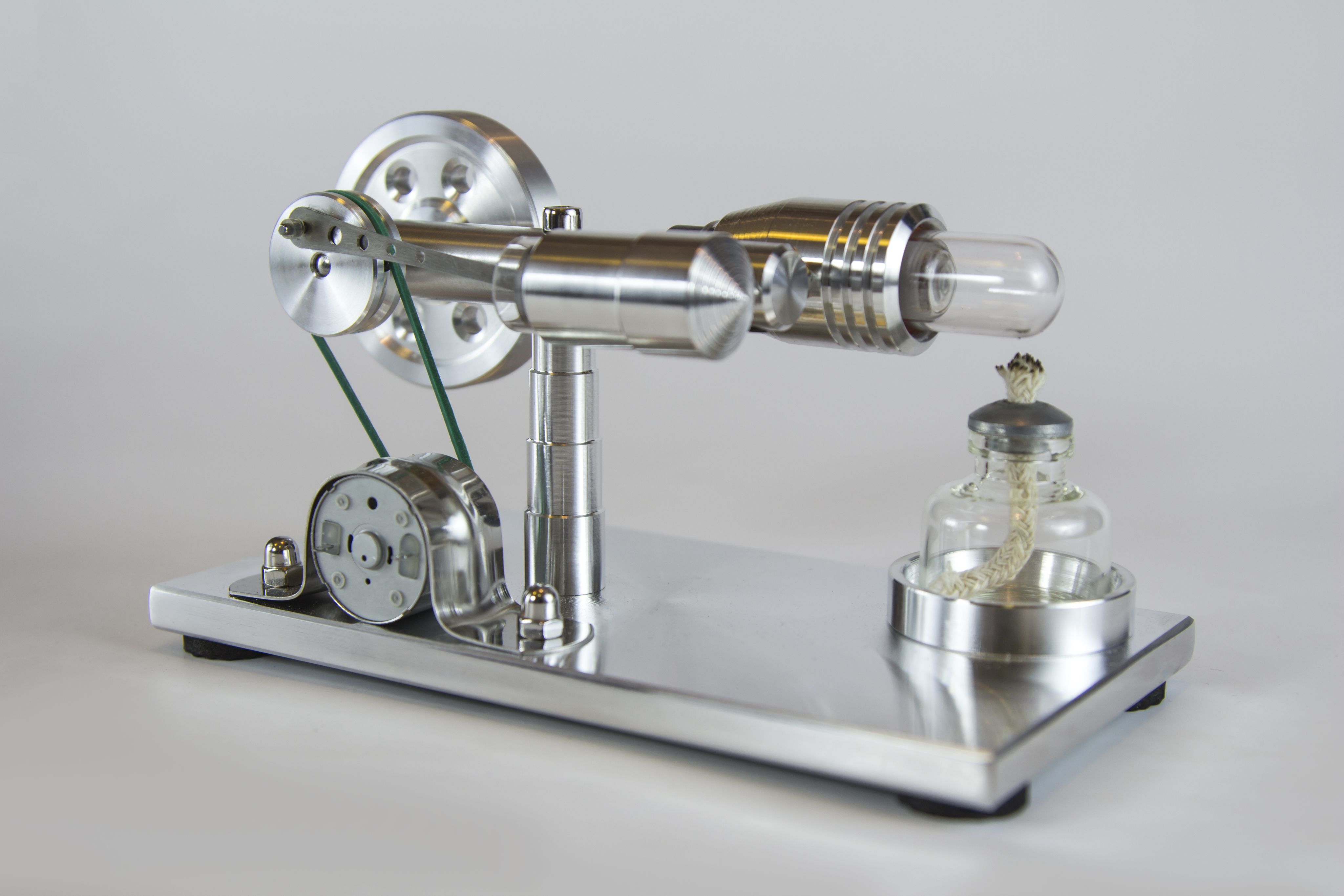 мотор стирлинга. настольный двигатель. модель двигателя стирлинга. настольный двигатель. настольный двигатель стирлинга.