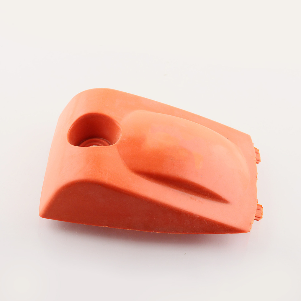 прижимная крышка тормоза цепи бензопилы бп 4516. бензопила рысь 5220 крышка тормоза сцепления. крышка тормоза husqvarna 345/350 металл. крышка цилиндра штиль мс 180. крышка для бензопилы.