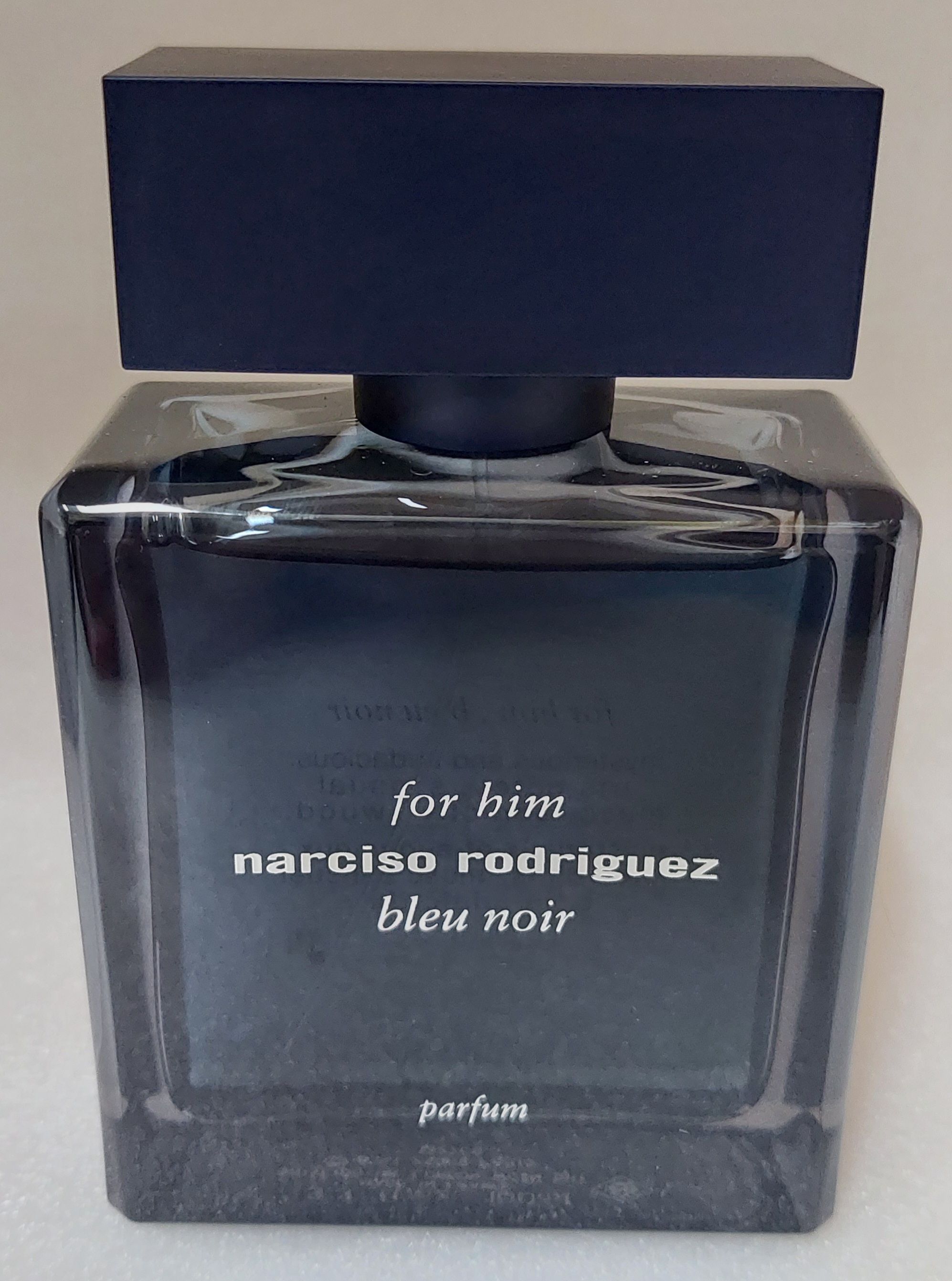 Narciso Rodriguez for him bleu Noir Parfum.