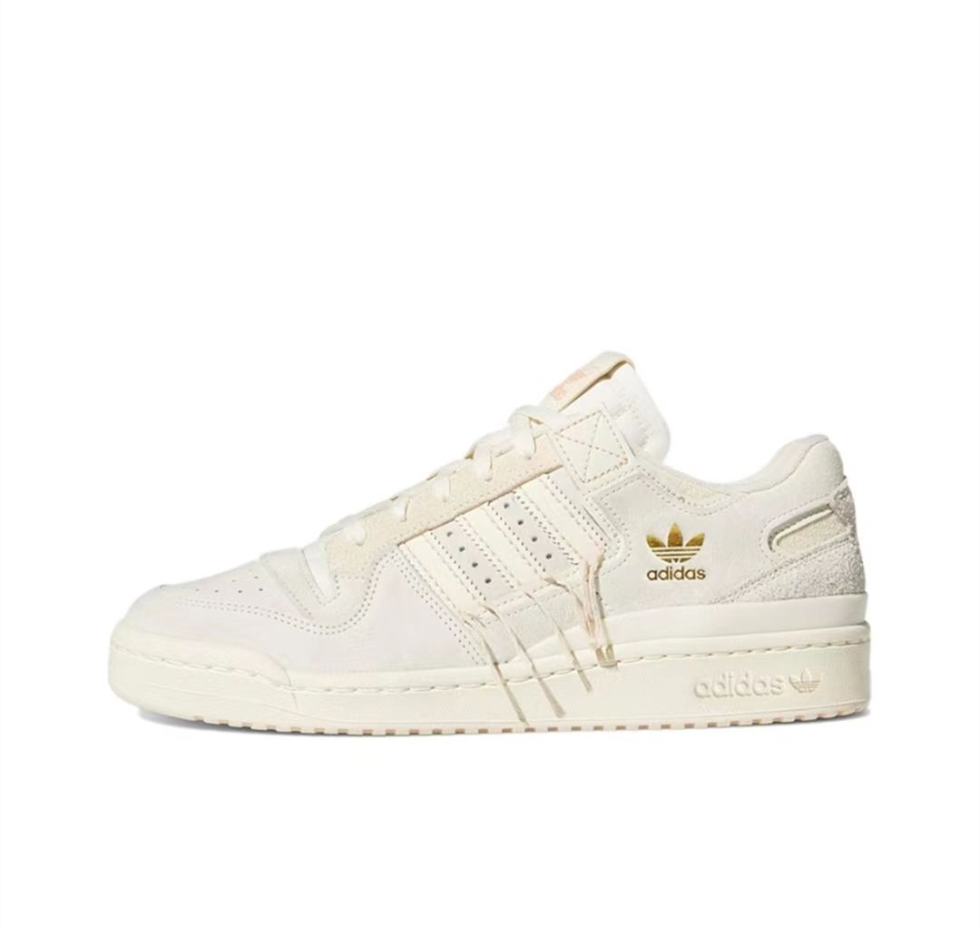 Кроссовки адидас с нитками. Adidas Originals forum 84 Low. Adidas forum 84 Low белые. Кроссовки adidas forum 84 Low off White. Adidas Original 84 Low.