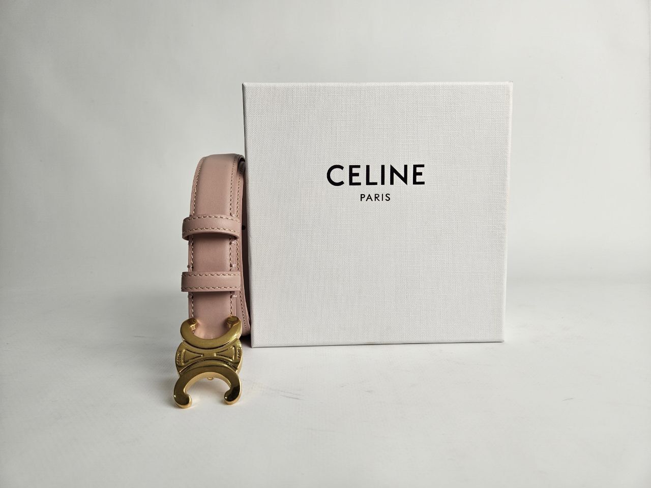 Ремень celine. Ремень Celine женский. Celine Belt Bag. Ремень Селин белый.