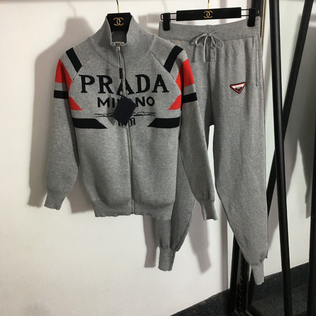 Костюм Прада Prada женский спортивный