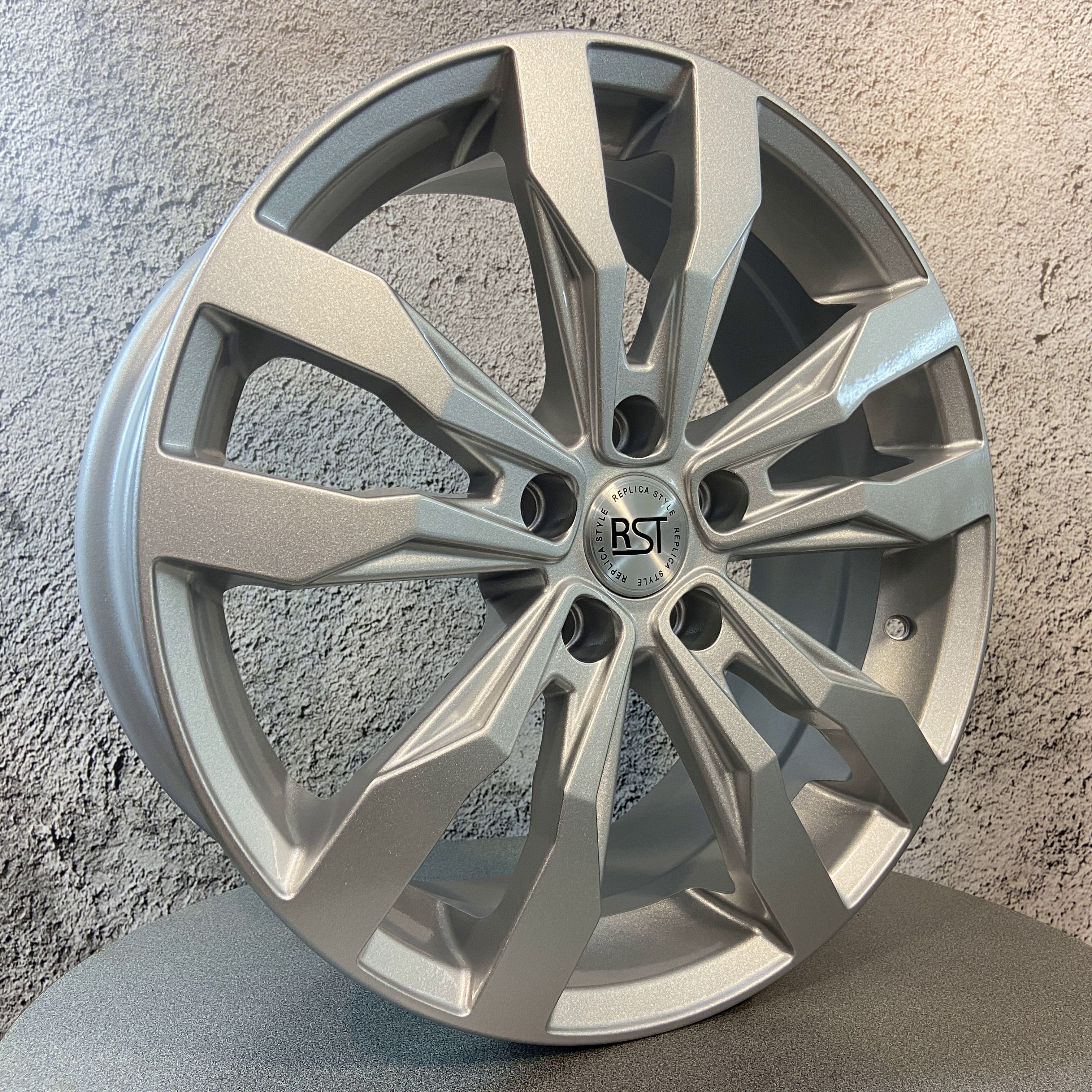 RST  Колесный диск Литой 17x7" PCD5х108 ET42 D65.1