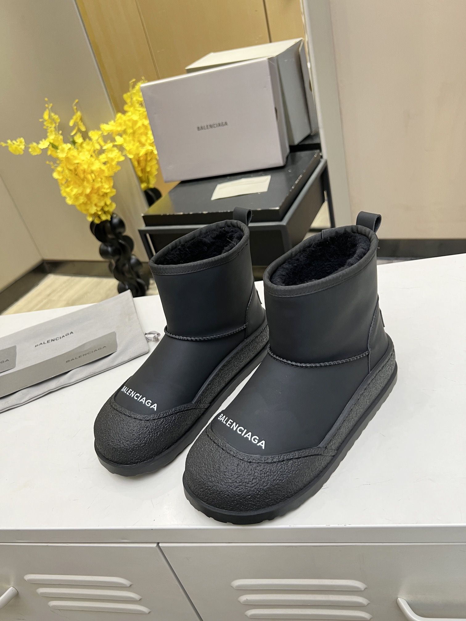 Balenciaga OZON 1306824538