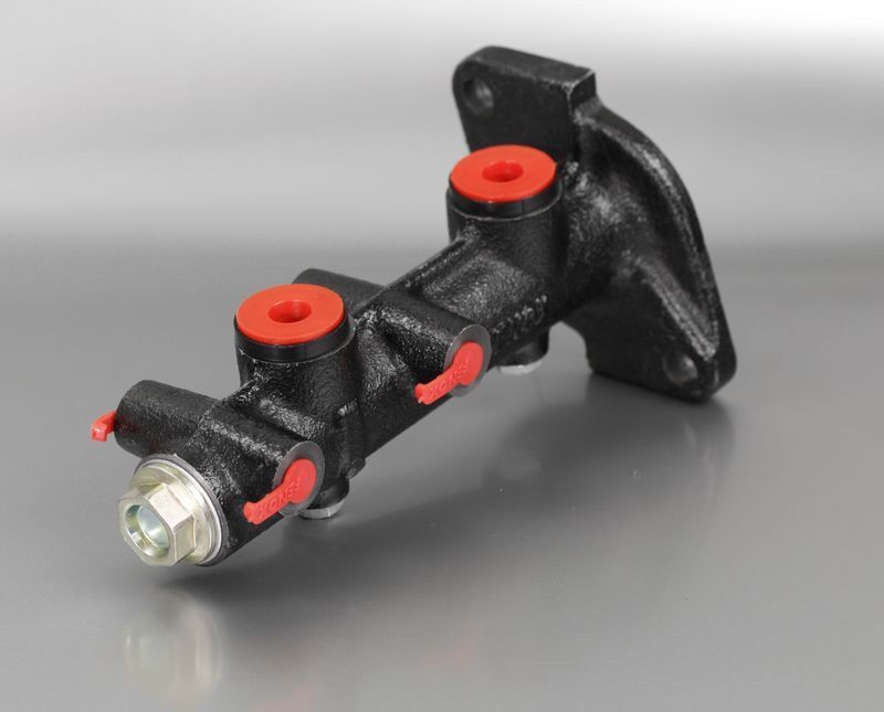 Гтц 2109. Главный тормозной цилиндр ваз 21 21. Главный тормозной цилиндр нива 21213 карбюратор. Главный тормозной ваз 2109. Главный тормозной цилиндр(гтц) ваз 2109.