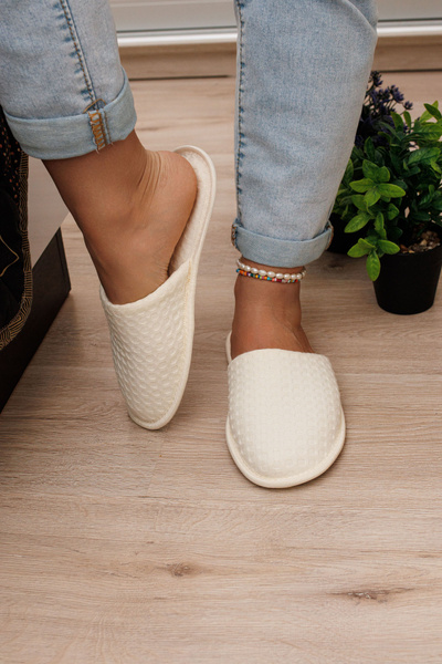 Тапочки Valori - купить с доставкой по выгодным ценам в интернет ...