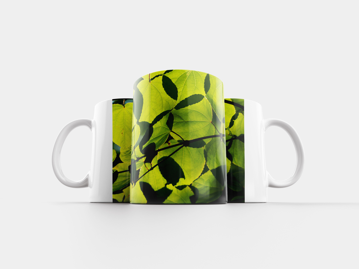 Кружка птицы в магнит косметик. Кружка с листочками. Кружка листья 360 мл. Кружка с листочками. Чашка падает.