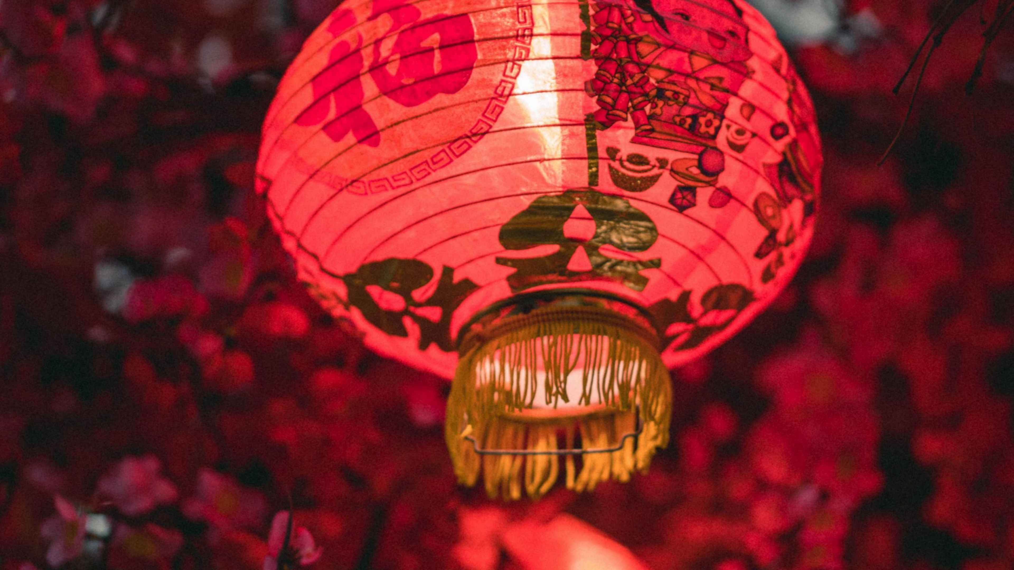 Красивый китайский фонарик